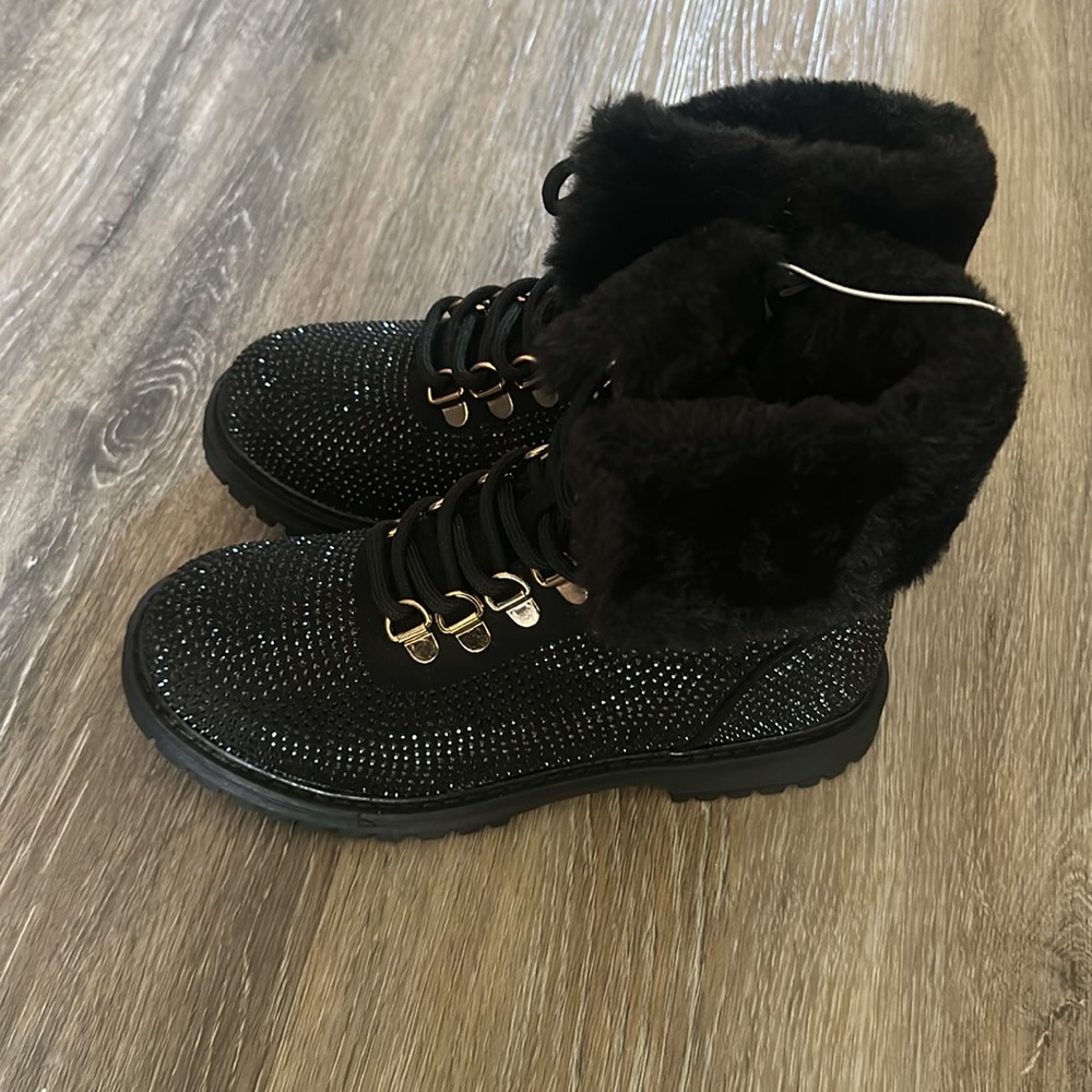 New boots for girls size 3.